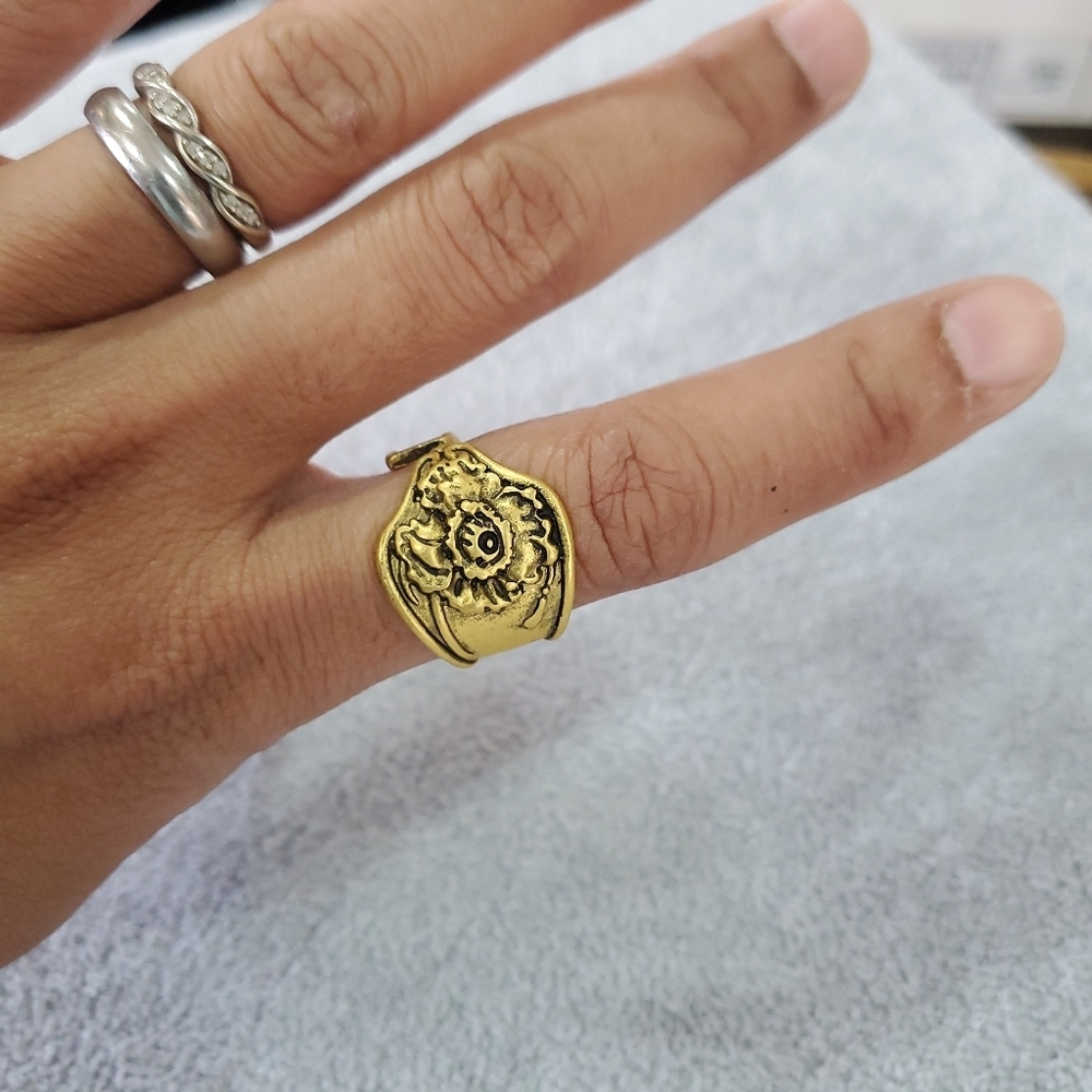 Gold Spoon Ring - Picture 4 of 4
